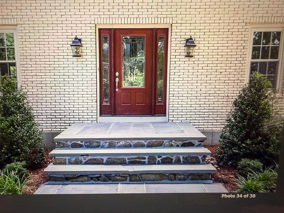 1st image of 4 Dix Rd