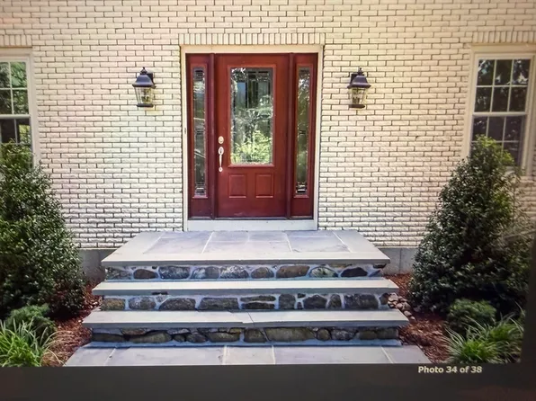 4 Dix Rd, Franklin, MA 02038