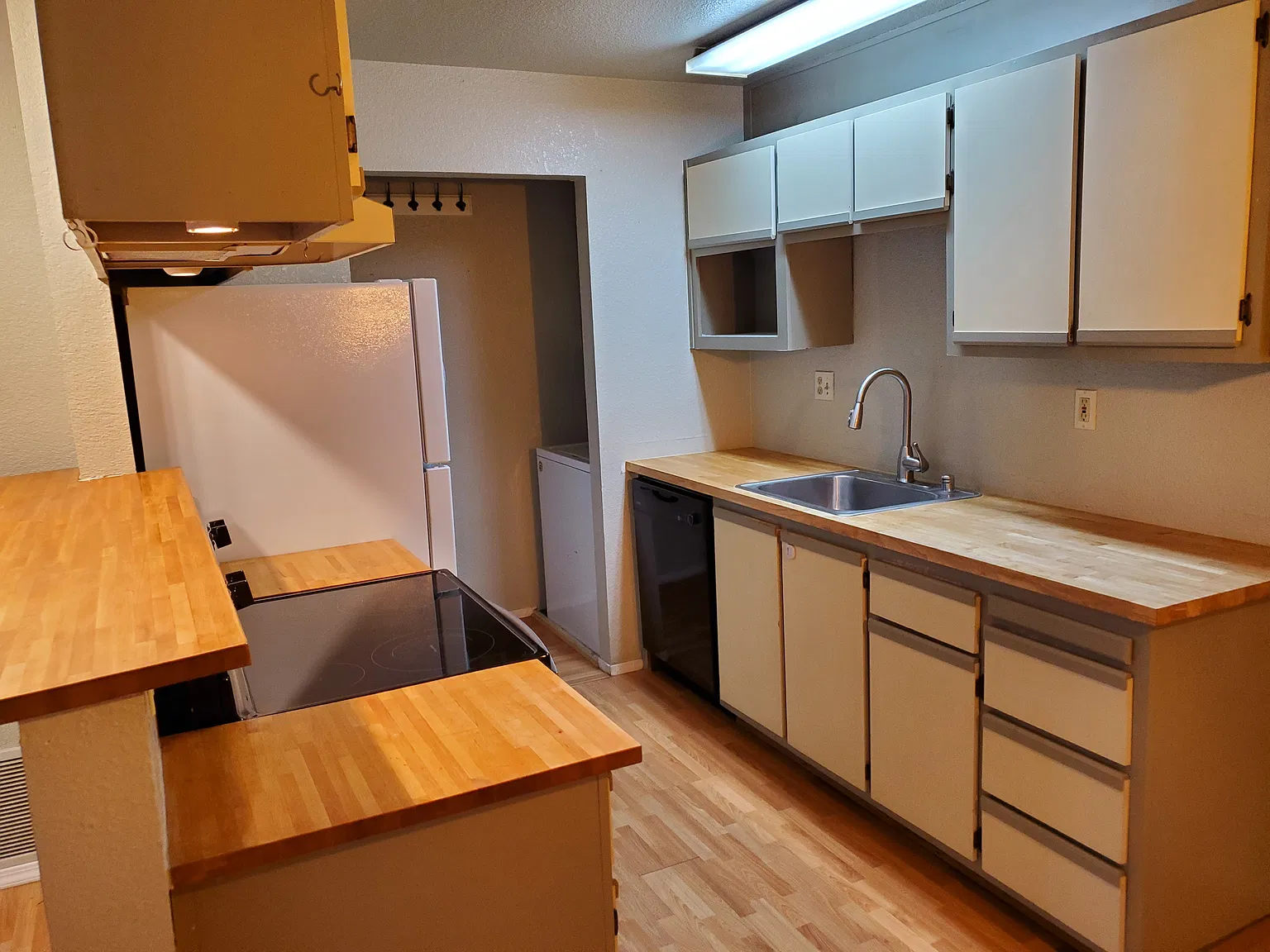2 bed, 878 sqft, $2,100 — Photo 4