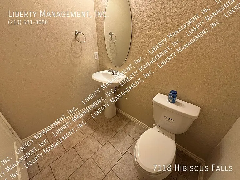 7118 Hibiscus Fls — Photo 14