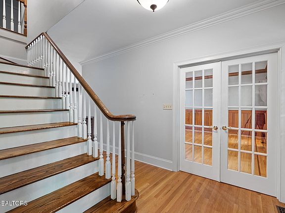 5th image of 1720 Wood Creek Cir