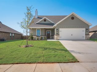 105 Maverick Trl, Valley View, TX 76272