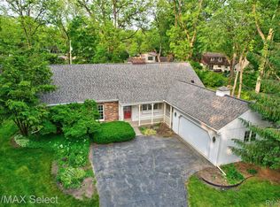 1310 Plover Dr, Highland, MI 48357