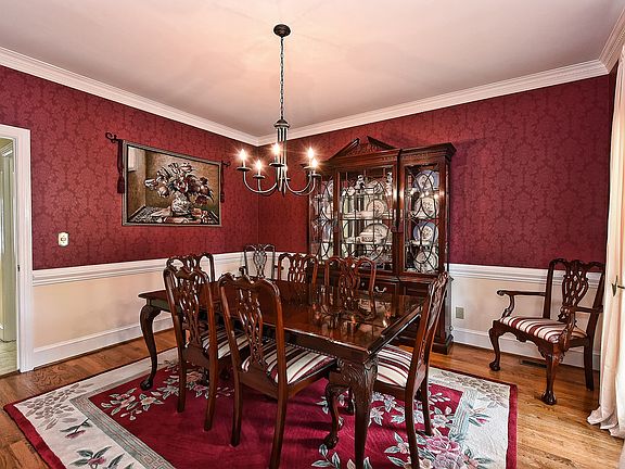 4th image of 10418 Hollybrook Dr