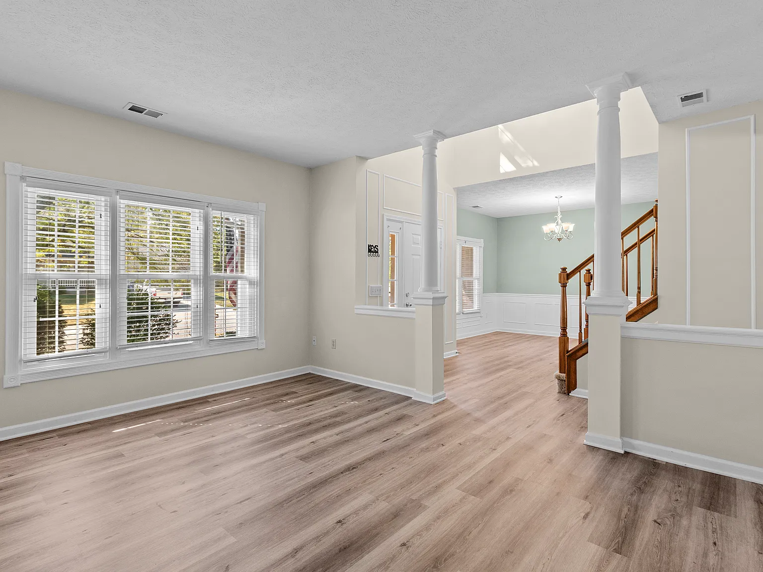 3800 Richmond Ct — Photo 3