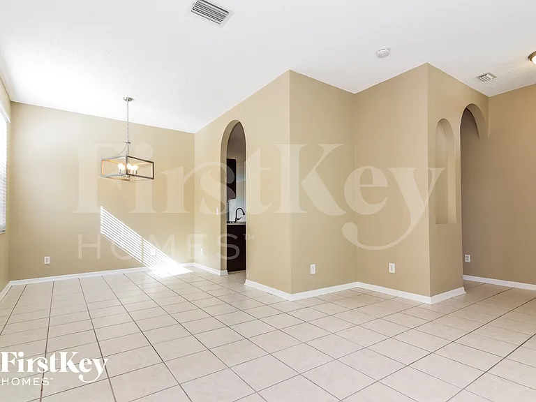 10424 Beneva Dr — Photo 3