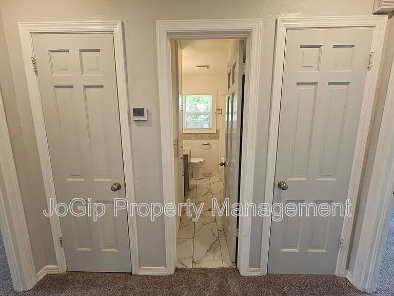 2023 E Illinois Ave — Photo 11