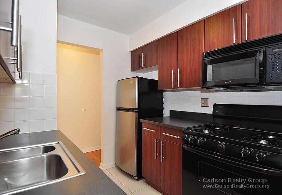 1st image of 445 W Wellington Ave APT 10D