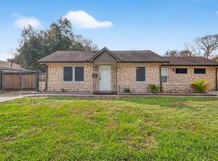 425 20th Ave N, Texas City, TX 77590