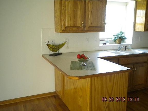 3rd image of 861 Woodland Dr