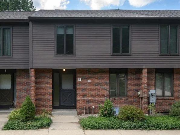 5 Emerson Ct Unit 5, Amherst, MA 01002