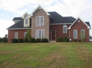 2001 Winsome Ln, Adams, TN 37010
