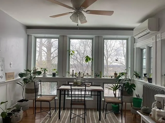 5 bed, 1660 sqft, $3,599 — Photo 3
