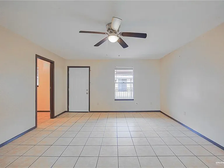 1521 W Nolana Ave #D — Photo 4