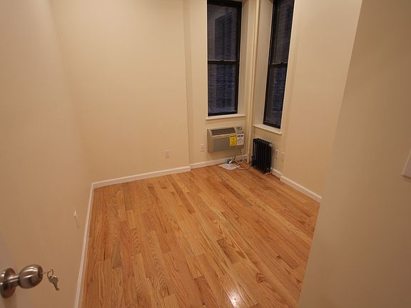 3rd image of 360 W 45th St APT C2