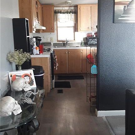 2nd image of 2995 E Leroy Ave