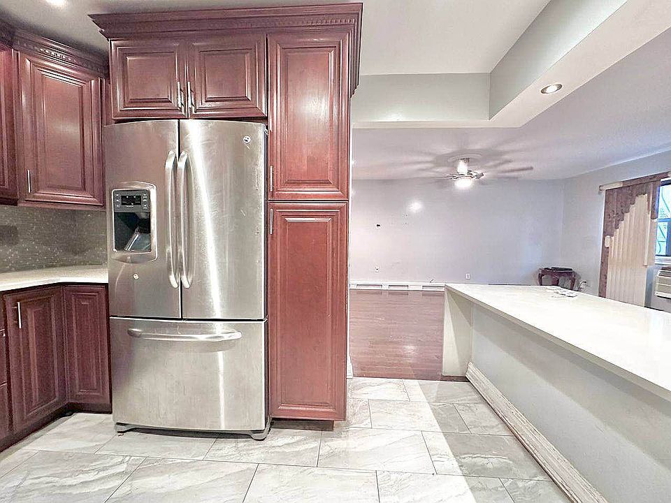 1st image of 117 Hart St #1