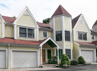 59 Prospect St APT E, Ridgefield, CT 06877