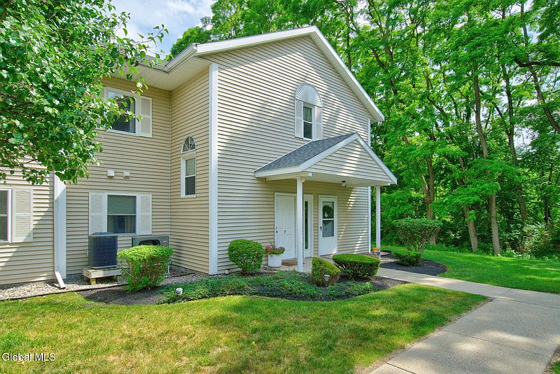 2nd image of 507 Greenwich Drive