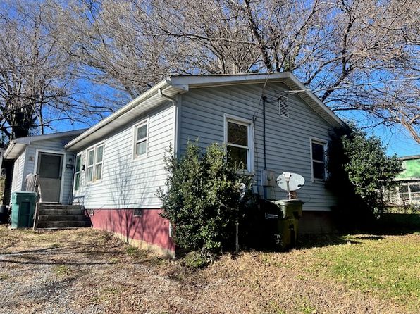 106 S Blacknall St #B