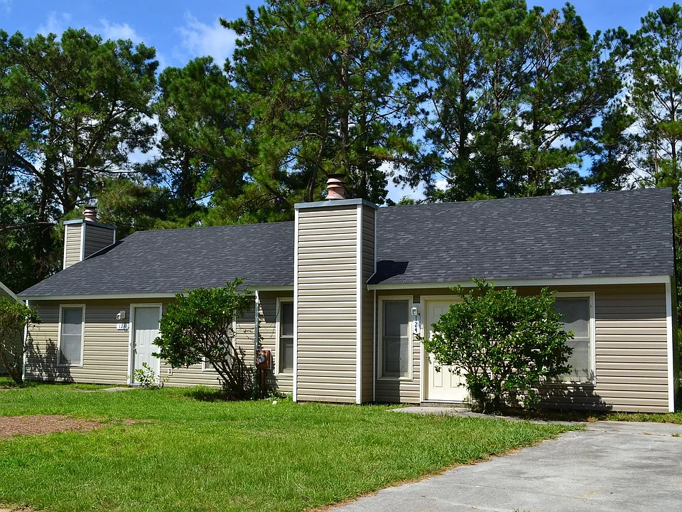 124-126 Corey Circle