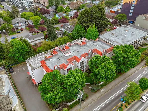 873 Esquimalt Rd #107, Esquimalt, BC V9A 3M5
