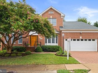 1964 Horse Shoe Dr, Vienna, VA 22182