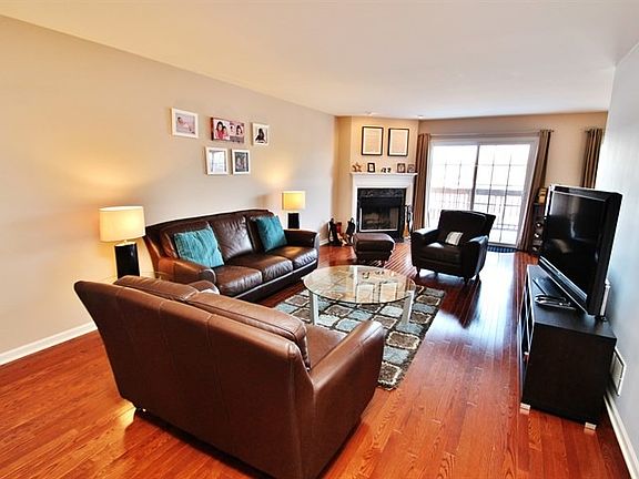 3rd image of 456 W Fairview Cir