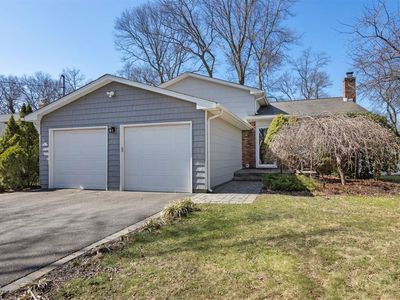 90 Summit Drive, Smithtown, NY, 11787