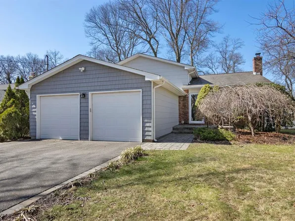90 Summit Drive, Smithtown, NY 11787