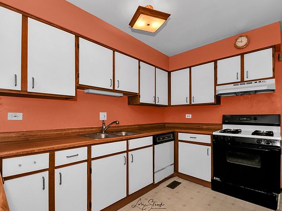 5th image of 7964 S Essex Ave