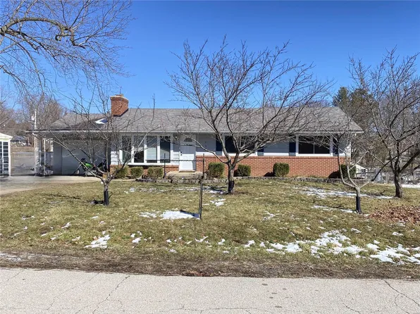 703 Pershing Dr, Warrenton, MO 63383