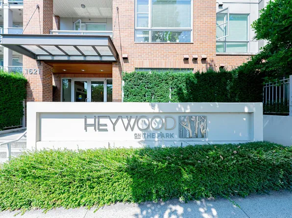 1621 Hamilton Ave #109, North Vancouver, BC V7P 0B6