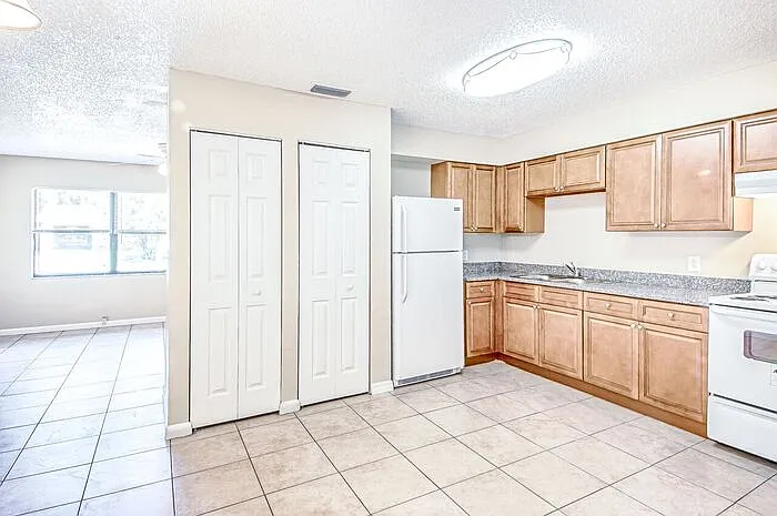 330 Dogwood Ave — Photo 11
