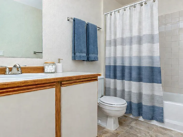 North Country Manor — Photo 18