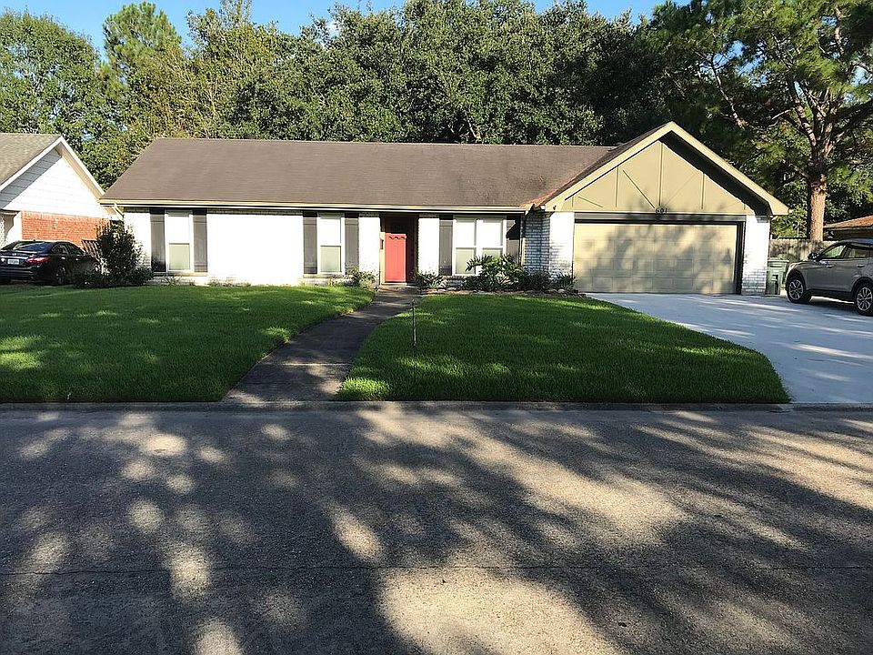 1st image of 601 Laurel St