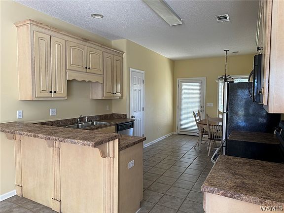 3rd image of 10360 Hunt Cir