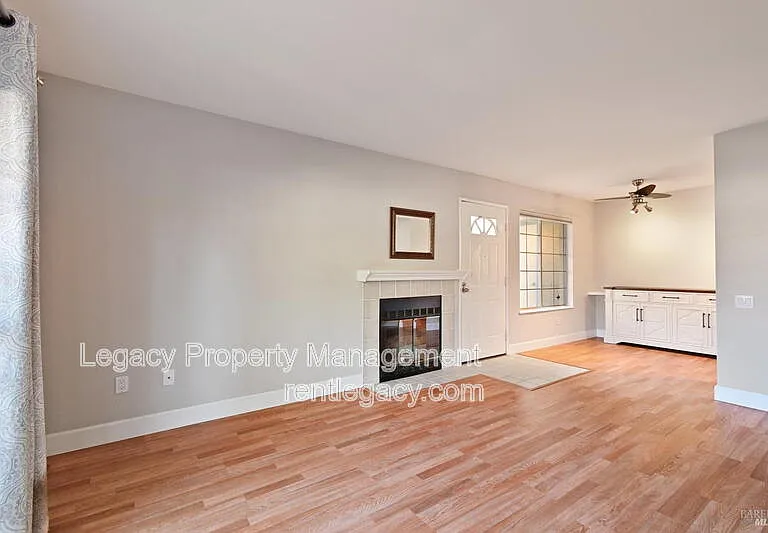 145 Glenwood — Photo 9