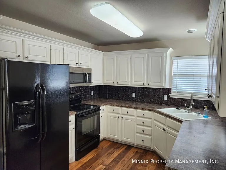 1505 Westminister Ave — Photo 3