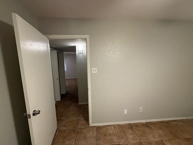 1214 Baylor Ave — Photo 7