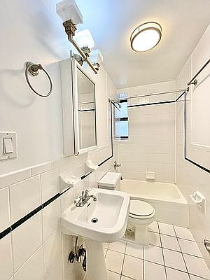 5th image of 509 E 73rd St #17A