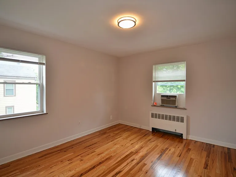 6834 Park Ave — Photo 7