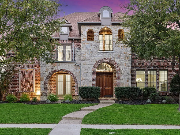 10229 Fire Ridge Dr — Photo 1