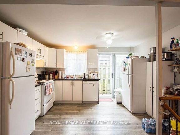 3rd image of 170 Hickling Trl Room 1U