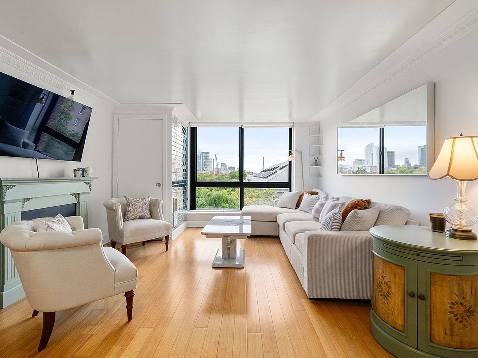 1st image of 42 8th St APT 1519