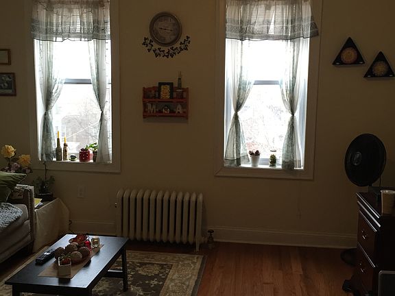 3rd image of 943 Pavonia Ave APT 3