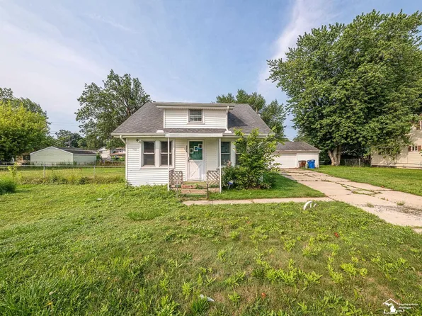 3278 Maplewood St, Monroe, MI 48162