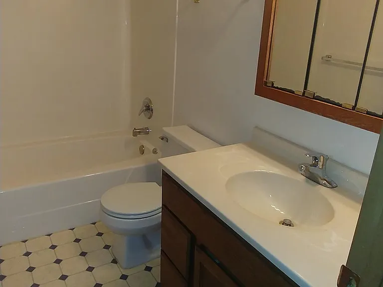 408 Clay St — Photo 10