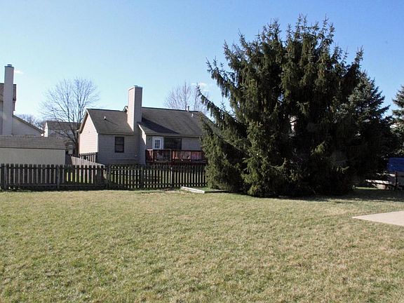 4th image of 2827 Lake Hollow Rd