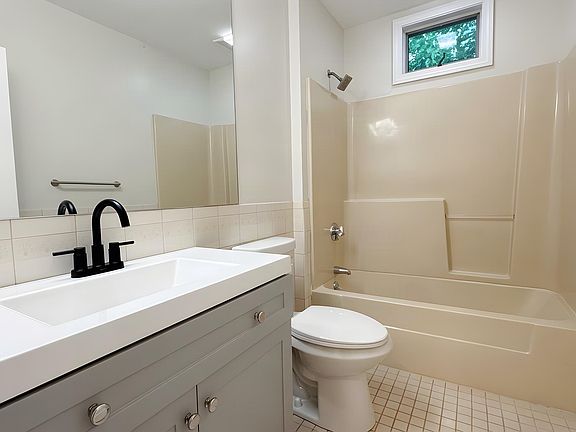 5th image of 45 Columbus Ave #1